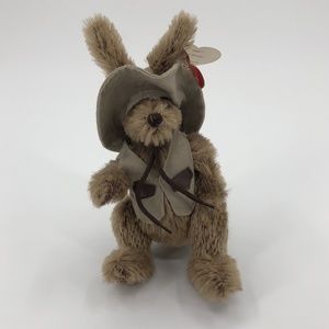Ty Attic Treasures Collection Hogan Kangaroo Beanie Baby No Worries 2000 TAG